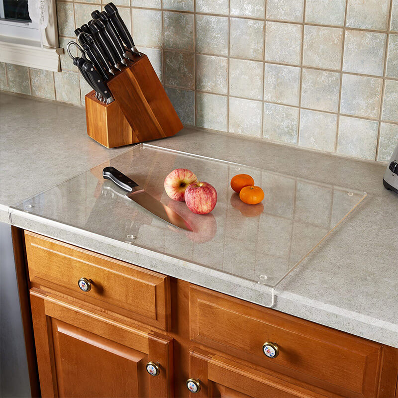 Enhanced Visibility Non-Slip Surface for Safe Cutting