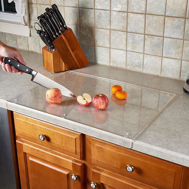 Enhanced Visibility Non-Slip Surface for Safe Cutting